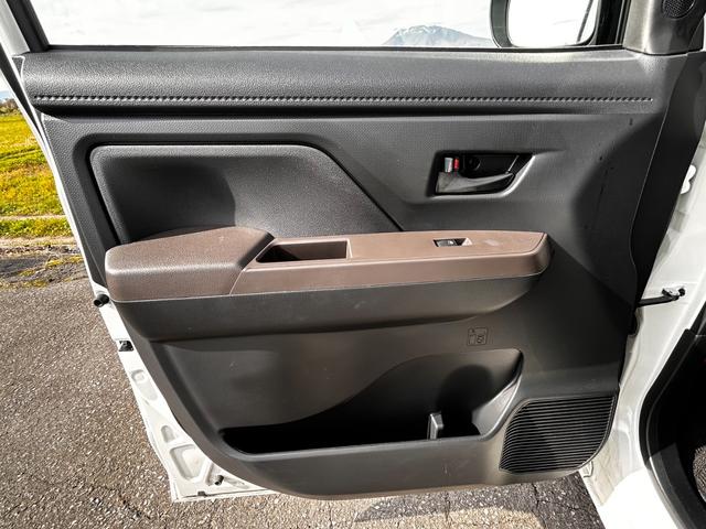 ルーミー X 4WD バックカメラ TV 両側スライド・片側電動 クリアランスソナー 衝突被害軽減システム オートライト スマートキー アイドリングストップ 電動格納ミラー CVT 盗難防止システム 衝突安全ボディ(47枚目)