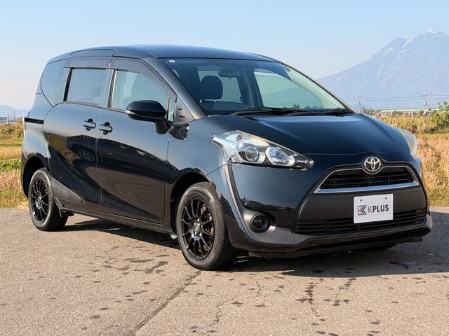 シエンタ Ｘ　４ＷＤ　両側スライド・片側電動　キーレスエントリー　電動格納ミラー　３列シート　ＣＶＴ　アルミホイール　ＣＤ　ＵＳＢ　ミュージックプレイヤー接続可　衝突安全ボディ　ＡＢＳ　ＥＳＣ　エアコン（12枚目）