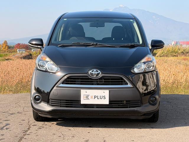 シエンタ Ｘ　４ＷＤ　両側スライド・片側電動　キーレスエントリー　電動格納ミラー　３列シート　ＣＶＴ　アルミホイール　ＣＤ　ＵＳＢ　ミュージックプレイヤー接続可　衝突安全ボディ　ＡＢＳ　ＥＳＣ　エアコン（13枚目）