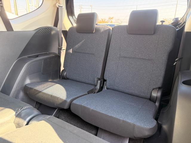 シエンタ Ｘ　４ＷＤ　両側スライド・片側電動　キーレスエントリー　電動格納ミラー　３列シート　ＣＶＴ　アルミホイール　ＣＤ　ＵＳＢ　ミュージックプレイヤー接続可　衝突安全ボディ　ＡＢＳ　ＥＳＣ　エアコン（30枚目）