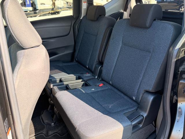 シエンタ Ｘ　４ＷＤ　両側スライド・片側電動　キーレスエントリー　電動格納ミラー　３列シート　ＣＶＴ　アルミホイール　ＣＤ　ＵＳＢ　ミュージックプレイヤー接続可　衝突安全ボディ　ＡＢＳ　ＥＳＣ　エアコン（41枚目）