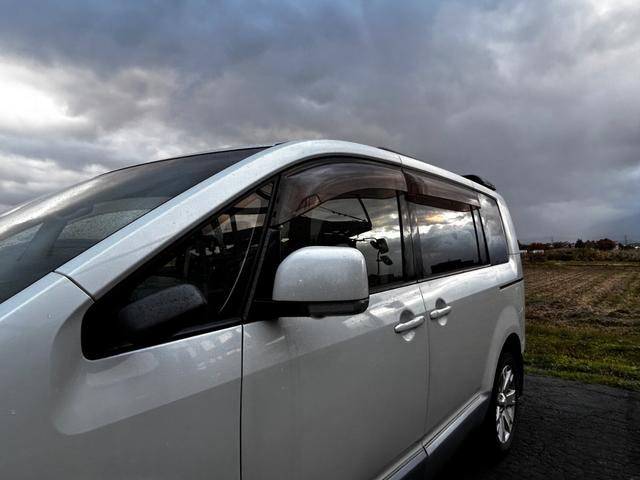 デリカD:5 D パワーパッケージ 4WD ドライブレコーダー ETC バックカメラ TV オートクルーズコントロール 両側電動スライドドア オートライト HID スマートキー 電動格納ミラー シートヒーター 後席モニター 3列シート(25枚目)