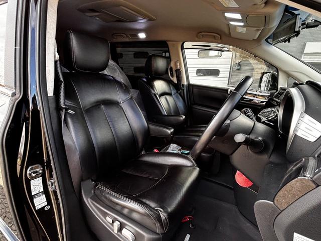 エルグランド ライダー　ブラックライン　黒本革パワーシート　４ＷＤ　ＴＶ　クリアランスソナー　両側電動スライドドア　ＨＩＤ　電動リアゲート　スマートキー　電動格納ミラー　シートヒーター　後席モニター　パワーシート　ＣＶＴ　アルミホイール（10枚目）