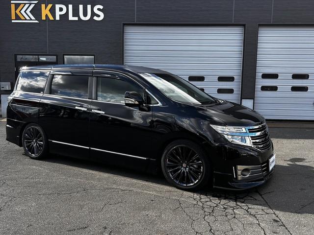 エルグランド ライダー　ブラックライン　黒本革パワーシート　４ＷＤ　ＴＶ　クリアランスソナー　両側電動スライドドア　ＨＩＤ　電動リアゲート　スマートキー　電動格納ミラー　シートヒーター　後席モニター　パワーシート　ＣＶＴ　アルミホイール（14枚目）