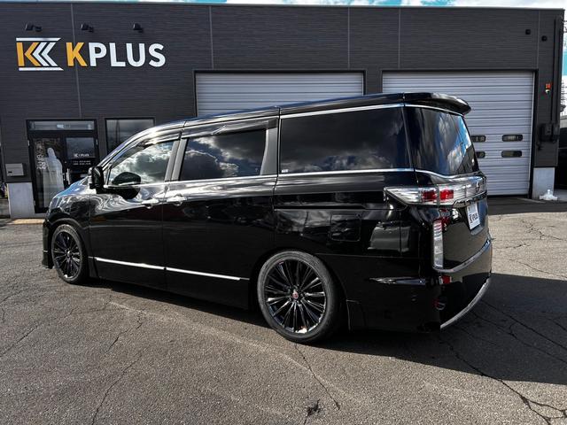 エルグランド ライダー　ブラックライン　黒本革パワーシート　４ＷＤ　ＴＶ　クリアランスソナー　両側電動スライドドア　ＨＩＤ　電動リアゲート　スマートキー　電動格納ミラー　シートヒーター　後席モニター　パワーシート　ＣＶＴ　アルミホイール（18枚目）