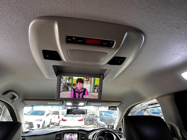 エルグランド ライダー　ブラックライン　黒本革パワーシート　４ＷＤ　ＴＶ　クリアランスソナー　両側電動スライドドア　ＨＩＤ　電動リアゲート　スマートキー　電動格納ミラー　シートヒーター　後席モニター　パワーシート　ＣＶＴ　アルミホイール（21枚目）