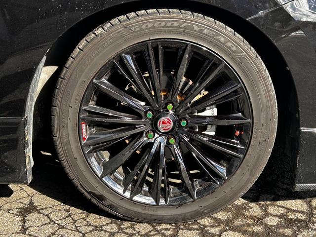 エルグランド ライダー　ブラックライン　黒本革パワーシート　４ＷＤ　ＴＶ　クリアランスソナー　両側電動スライドドア　ＨＩＤ　電動リアゲート　スマートキー　電動格納ミラー　シートヒーター　後席モニター　パワーシート　ＣＶＴ　アルミホイール（29枚目）