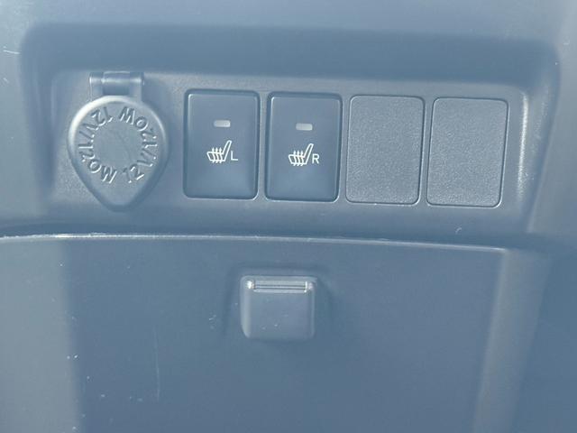 快適装備のシートヒーター付き。エアコンって前面しか当たらずに背中は冷え冷えなんて事もありますよね。快適に調整できますよ。