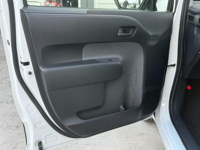 シエンタ ハイブリッドＧ　４ＷＤ　バックカメラ　ナビ　ＴＶ　クリアランスソナー　オートクルーズコントロール　レーンアシスト　衝突被害軽減システム　両側スライド・片側電動　オートマチックハイビーム　オートライト（37枚目）