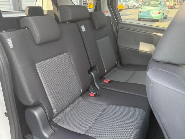 シエンタ ハイブリッドＧ　４ＷＤ　バックカメラ　ナビ　ＴＶ　クリアランスソナー　オートクルーズコントロール　レーンアシスト　衝突被害軽減システム　両側スライド・片側電動　オートマチックハイビーム　オートライト（39枚目）