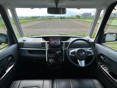 毎回座るフロントシート。運転席は必ず使用する部分ですので、座り心地が重要です！ 2