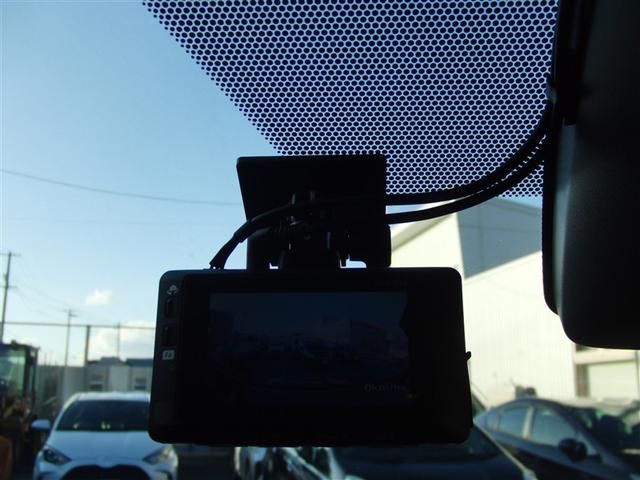 ヴォクシー ＺＳ　煌ＩＩ　４ＷＤ　寒冷地　衝突被害軽減システム　メモリーナビ　バックカメラ　両側電動スライド　フルセグ　ＬＥＤヘッドランプ　アルミホイール　後席モニター　ドラレコ　スマートキー　オートクルーズコントロール（6枚目）