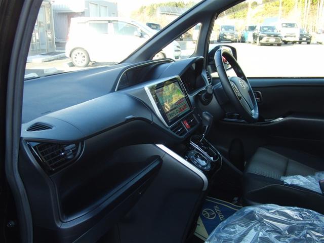 ヴォクシー ＺＳ　煌ＩＩ　４ＷＤ　寒冷地　衝突被害軽減システム　メモリーナビ　バックカメラ　両側電動スライド　フルセグ　ＬＥＤヘッドランプ　アルミホイール　後席モニター　ドラレコ　スマートキー　オートクルーズコントロール（17枚目）