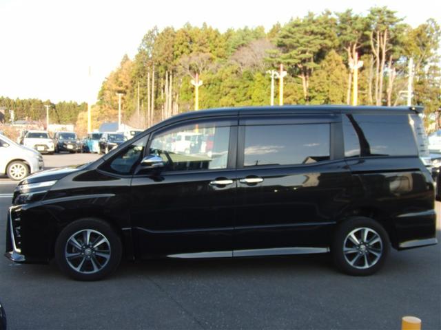 ヴォクシー ＺＳ　煌ＩＩ　４ＷＤ　寒冷地　衝突被害軽減システム　メモリーナビ　バックカメラ　両側電動スライド　フルセグ　ＬＥＤヘッドランプ　アルミホイール　後席モニター　ドラレコ　スマートキー　オートクルーズコントロール（23枚目）