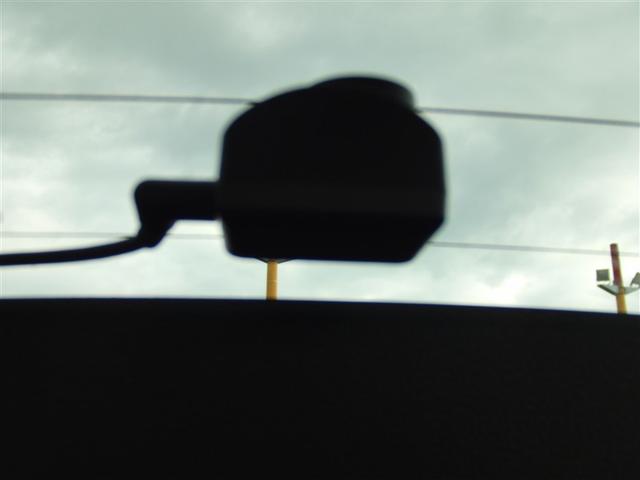 カローラクロス ハイブリッド　Ｚ　４ＷＤ　寒冷地　衝突被害軽減システム　メモリーナビ　バックカメラ　フルセグ　ＬＥＤヘッドランプ　アルミホイール　ドラレコ　スマートキー　オートクルーズコントロール　ＥＴＣ　盗難防止装置　電動シート（9枚目）