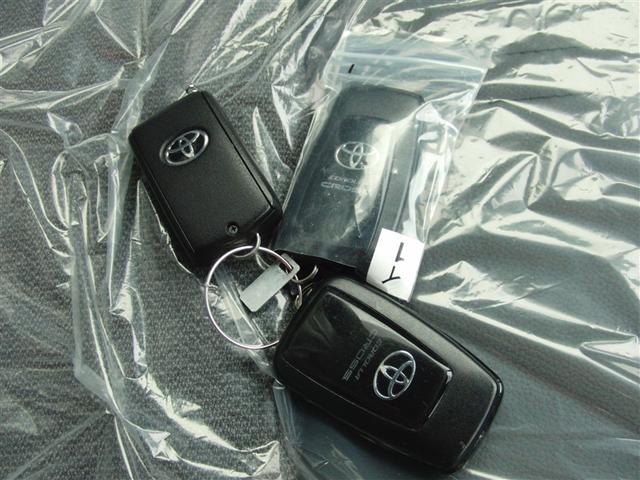 カローラクロス ハイブリッド　Ｚ　４ＷＤ　寒冷地　衝突被害軽減システム　メモリーナビ　バックカメラ　フルセグ　ＬＥＤヘッドランプ　アルミホイール　ドラレコ　スマートキー　オートクルーズコントロール　ＥＴＣ　盗難防止装置　電動シート（19枚目）