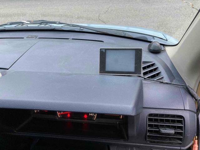 ゼスト W 4WD キーレスエントリー ベンチシート AT ABS アルミホイール 衝突安全ボディ エアコン(4枚目)