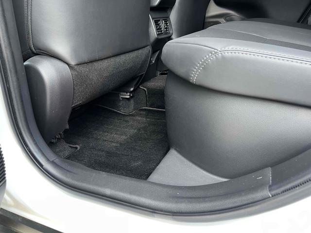 ハリアーハイブリッド Ｚ　レザーパッケージ　４ＷＤ　全周囲カメラ　オートクルーズコントロール　レーンアシスト　パワーシート　衝突被害軽減システム　サンルーフ　ナビ　ＴＶ　オートマチックハイビーム　オートライト　ＬＥＤヘッドランプ　電動リアゲート（40枚目）