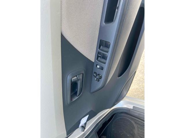 ワゴンＲ ＦＸ　４ＷＤ　キーレスエントリー　アイドリングストップ　電動格納ミラー　シートヒーター　ベンチシート　ＣＶＴ　盗難防止システム　ＡＢＳ　ＣＤ　ミュージックプレイヤー接続可　衝突安全ボディ　エアコン（11枚目）