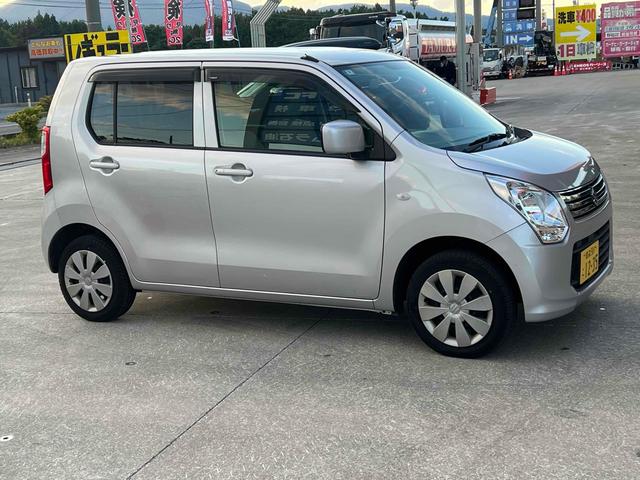 ワゴンＲ ＦＸ　４ＷＤ　キーレスエントリー　アイドリングストップ　電動格納ミラー　シートヒーター　ベンチシート　ＣＶＴ　盗難防止システム　ＡＢＳ　ＣＤ　ミュージックプレイヤー接続可　衝突安全ボディ　エアコン（13枚目）