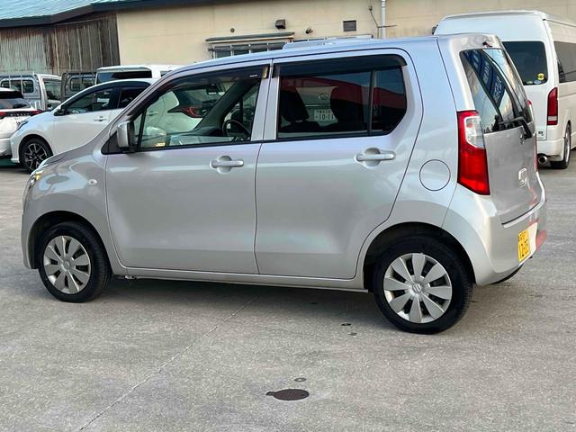 ワゴンＲ ＦＸ　４ＷＤ　キーレスエントリー　アイドリングストップ　電動格納ミラー　シートヒーター　ベンチシート　ＣＶＴ　盗難防止システム　ＡＢＳ　ＣＤ　ミュージックプレイヤー接続可　衝突安全ボディ　エアコン（15枚目）