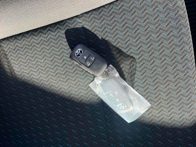 ルーミー カスタムＧ　４ＷＤ　ＥＴＣ　全周囲カメラ　ＴＶ　両側電動スライドドア　クリアランスソナー　オートクルーズコントロール　衝突被害軽減システム　アルミホイール　オートライト　ＬＥＤヘッドランプ　スマートキー（12枚目）