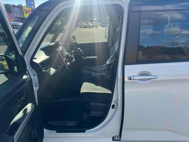 ルーミー カスタムＧ　４ＷＤ　ＥＴＣ　全周囲カメラ　ＴＶ　両側電動スライドドア　クリアランスソナー　オートクルーズコントロール　衝突被害軽減システム　アルミホイール　オートライト　ＬＥＤヘッドランプ　スマートキー（64枚目）