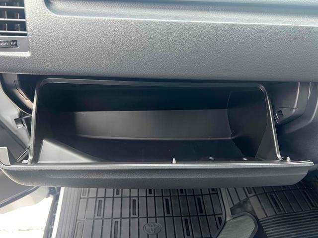 ハイエースバン ロングＤＸ　ＧＬパッケージ　全周囲カメラ　ナビ　ＴＶ　クリアランスソナー　衝突被害軽減システム　両側スライドドア　オートマチックハイビーム　オートライト　キーレスエントリー　電動格納ミラー　ＡＴ　ＵＳＢ　Ｂｌｕｅｔｏｏｔｈ（9枚目）