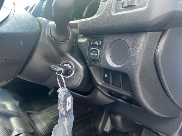 ハイエースバン ロングＤＸ　ＧＬパッケージ　全周囲カメラ　ナビ　ＴＶ　クリアランスソナー　衝突被害軽減システム　両側スライドドア　オートマチックハイビーム　オートライト　キーレスエントリー　電動格納ミラー　ＡＴ　ＵＳＢ　Ｂｌｕｅｔｏｏｔｈ（10枚目）