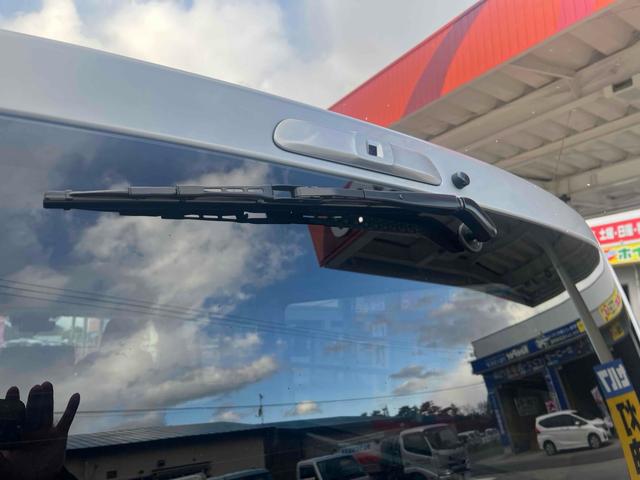 ハイエースバン ロングＤＸ　ＧＬパッケージ　全周囲カメラ　ナビ　ＴＶ　クリアランスソナー　衝突被害軽減システム　両側スライドドア　オートマチックハイビーム　オートライト　キーレスエントリー　電動格納ミラー　ＡＴ　ＵＳＢ　Ｂｌｕｅｔｏｏｔｈ（17枚目）