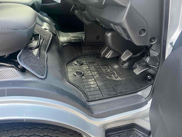 ハイエースバン ロングＤＸ　ＧＬパッケージ　全周囲カメラ　ナビ　ＴＶ　クリアランスソナー　衝突被害軽減システム　両側スライドドア　オートマチックハイビーム　オートライト　キーレスエントリー　電動格納ミラー　ＡＴ　ＵＳＢ　Ｂｌｕｅｔｏｏｔｈ（23枚目）