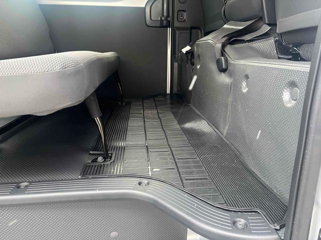 ハイエースバン ロングＤＸ　ＧＬパッケージ　全周囲カメラ　ナビ　ＴＶ　クリアランスソナー　衝突被害軽減システム　両側スライドドア　オートマチックハイビーム　オートライト　キーレスエントリー　電動格納ミラー　ＡＴ　ＵＳＢ　Ｂｌｕｅｔｏｏｔｈ（30枚目）