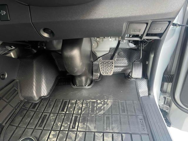 ハイエースバン ロングＤＸ　ＧＬパッケージ　全周囲カメラ　ナビ　ＴＶ　クリアランスソナー　衝突被害軽減システム　両側スライドドア　オートマチックハイビーム　オートライト　キーレスエントリー　電動格納ミラー　ＡＴ　ＵＳＢ　Ｂｌｕｅｔｏｏｔｈ（39枚目）