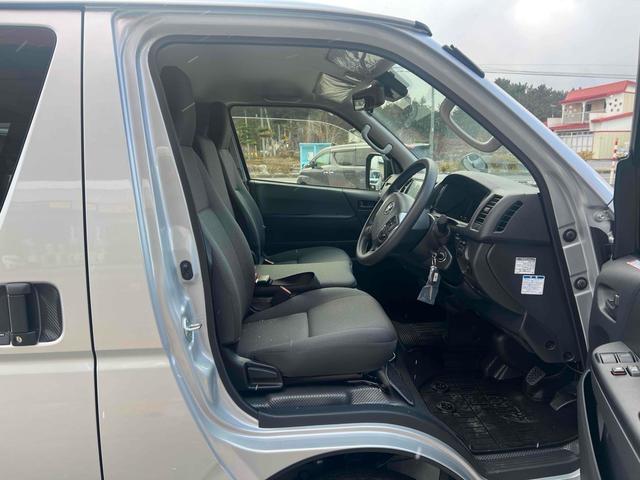 ハイエースバン ロングＤＸ　ＧＬパッケージ　全周囲カメラ　ナビ　ＴＶ　クリアランスソナー　衝突被害軽減システム　両側スライドドア　オートマチックハイビーム　オートライト　キーレスエントリー　電動格納ミラー　ＡＴ　ＵＳＢ　Ｂｌｕｅｔｏｏｔｈ（43枚目）