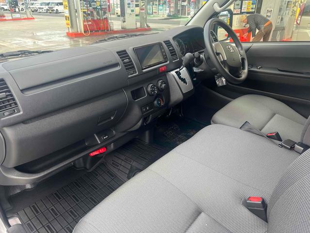 ハイエースバン ロングＤＸ　ＧＬパッケージ　全周囲カメラ　ナビ　ＴＶ　クリアランスソナー　衝突被害軽減システム　両側スライドドア　オートマチックハイビーム　オートライト　キーレスエントリー　電動格納ミラー　ＡＴ　ＵＳＢ　Ｂｌｕｅｔｏｏｔｈ（49枚目）