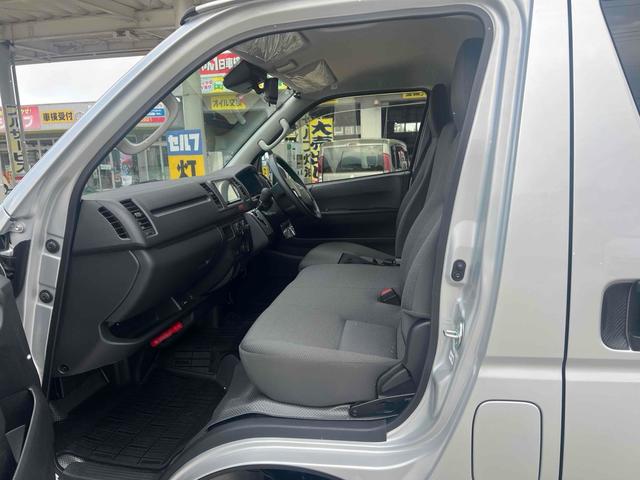 ハイエースバン ロングＤＸ　ＧＬパッケージ　全周囲カメラ　ナビ　ＴＶ　クリアランスソナー　衝突被害軽減システム　両側スライドドア　オートマチックハイビーム　オートライト　キーレスエントリー　電動格納ミラー　ＡＴ　ＵＳＢ　Ｂｌｕｅｔｏｏｔｈ（51枚目）