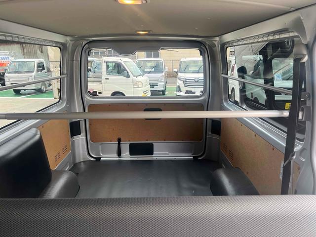 ハイエースバン ロングＤＸ　ＧＬパッケージ　全周囲カメラ　ナビ　ＴＶ　クリアランスソナー　衝突被害軽減システム　両側スライドドア　オートマチックハイビーム　オートライト　キーレスエントリー　電動格納ミラー　ＡＴ　ＵＳＢ　Ｂｌｕｅｔｏｏｔｈ（54枚目）