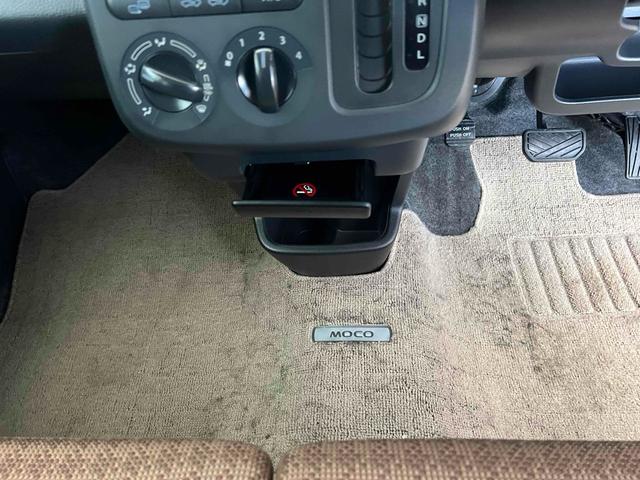 モコ S FOUR 4WD スマートキー アイドリングストップ 電動格納ミラー シートヒーター ベンチシート CVT 盗難防止システム ABS CD USB 衝突安全ボディ エアコン パワーステアリング パワーウィンドウ(6枚目)