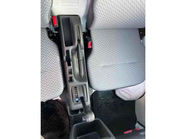 キャリイトラック 　垂直式ゲートリフター　４ＷＤ　ＡＴ　衝突被害軽減システム　クリアランスソナー　レーンアシスト　ＥＳＣ　エアコン　パワーウィンドウ　記録簿（8枚目）