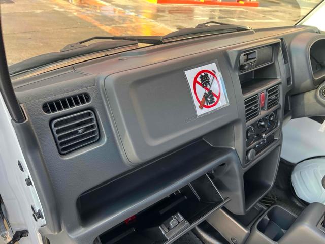 キャリイトラック 　垂直式ゲートリフター　４ＷＤ　ＡＴ　衝突被害軽減システム　クリアランスソナー　レーンアシスト　ＥＳＣ　エアコン　パワーウィンドウ　記録簿（9枚目）