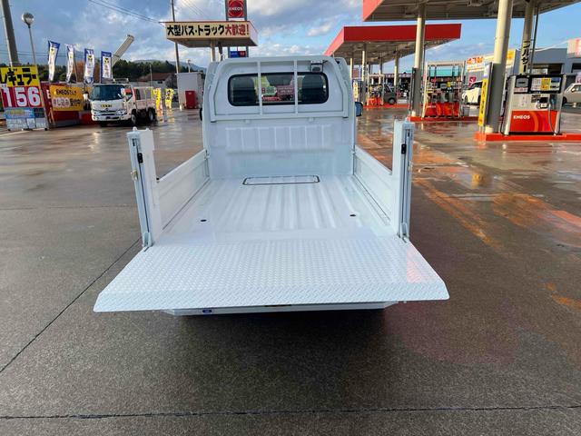 キャリイトラック 　垂直式ゲートリフター　４ＷＤ　ＡＴ　衝突被害軽減システム　クリアランスソナー　レーンアシスト　ＥＳＣ　エアコン　パワーウィンドウ　記録簿（26枚目）
