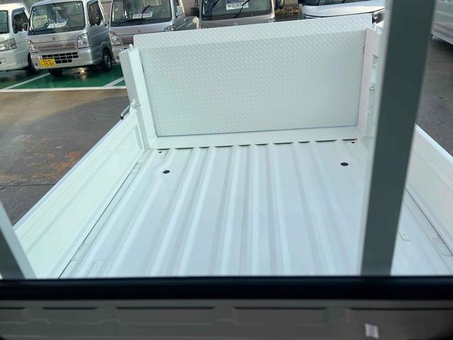 キャリイトラック 　垂直式ゲートリフター　４ＷＤ　ＡＴ　衝突被害軽減システム　クリアランスソナー　レーンアシスト　ＥＳＣ　エアコン　パワーウィンドウ　記録簿（27枚目）