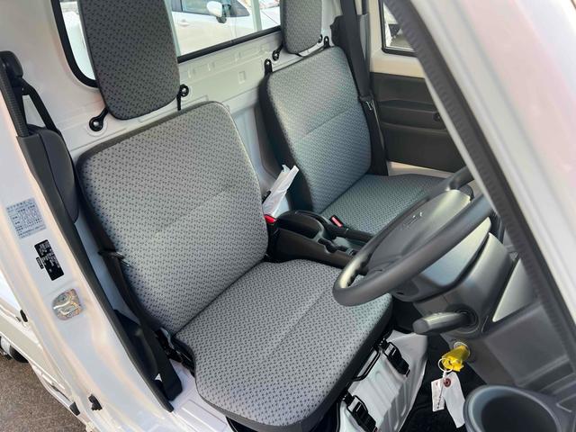 キャリイトラック 　垂直式ゲートリフター　４ＷＤ　ＡＴ　衝突被害軽減システム　クリアランスソナー　レーンアシスト　ＥＳＣ　エアコン　パワーウィンドウ　記録簿（42枚目）