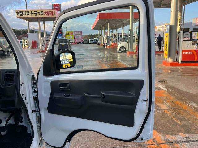 キャリイトラック 　垂直式ゲートリフター　４ＷＤ　ＡＴ　衝突被害軽減システム　クリアランスソナー　レーンアシスト　ＥＳＣ　エアコン　パワーウィンドウ　記録簿（44枚目）