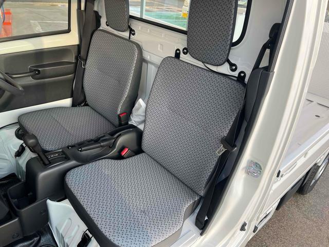 キャリイトラック 　垂直式ゲートリフター　４ＷＤ　ＡＴ　衝突被害軽減システム　クリアランスソナー　レーンアシスト　ＥＳＣ　エアコン　パワーウィンドウ　記録簿（45枚目）