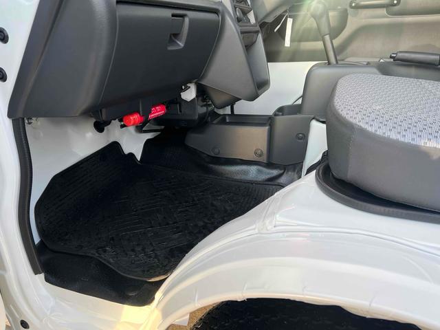 キャリイトラック 　垂直式ゲートリフター　４ＷＤ　ＡＴ　衝突被害軽減システム　クリアランスソナー　レーンアシスト　ＥＳＣ　エアコン　パワーウィンドウ　記録簿（47枚目）