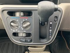 必ず使用するシフトレバー。確りと確認したいですね。 6
