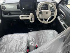 車を運転する際には運転席の存在は欠かせません。なのでしっかりとチェックしたいポイントですね。 2