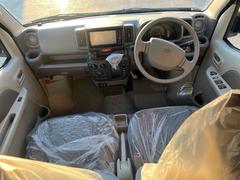 毎回座るフロントシート。運転席は必ず使用する部分ですので、座り心地が重要です！ 2