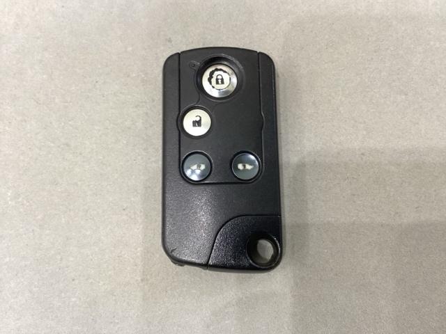 ステップワゴンスパーダ Ｚ　光触媒抗菌消臭施工済（12枚目）